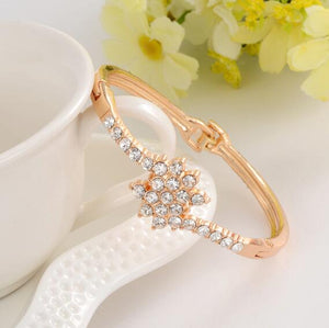 MINHIN Delicate High Grade Created Crystal Decoration Bracelet Beautiful Women Accessory With Shinning Synthetic Rhinestone