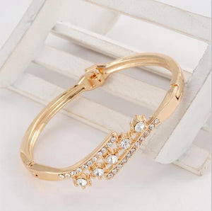 MINHIN Delicate High Grade Created Crystal Decoration Bracelet Beautiful Women Accessory With Shinning Synthetic Rhinestone